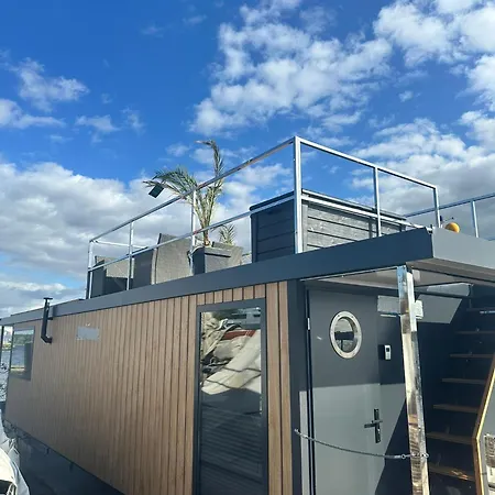 Hausboot Wasservilla *
