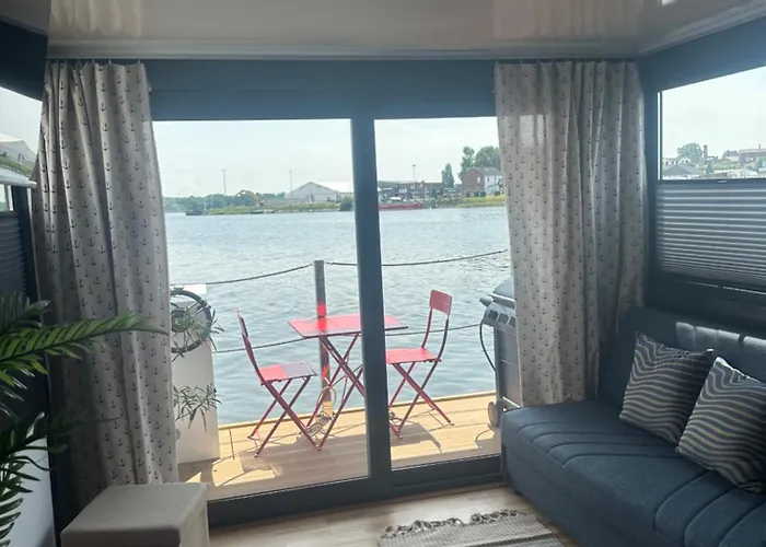 Hausboot Wasservilla Lübeck