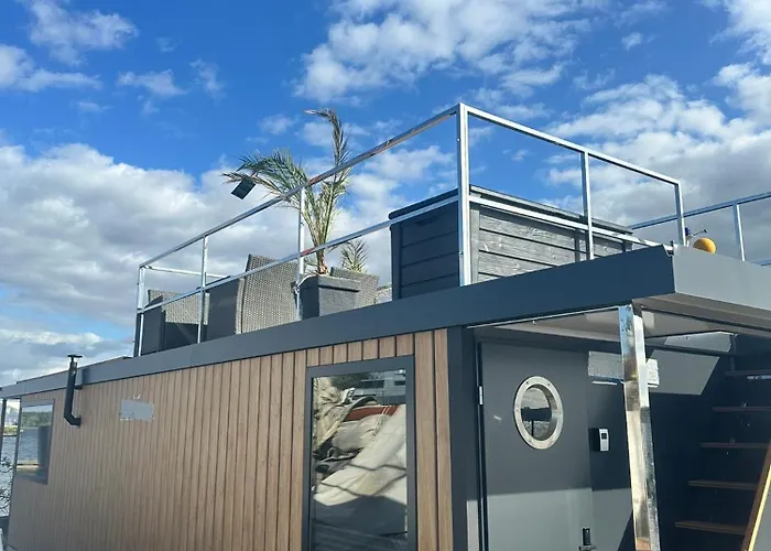 Hausboot Wasservilla *