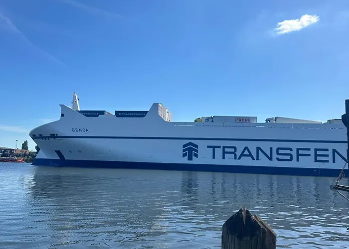 Hausboot Wasservilla * Lübeck